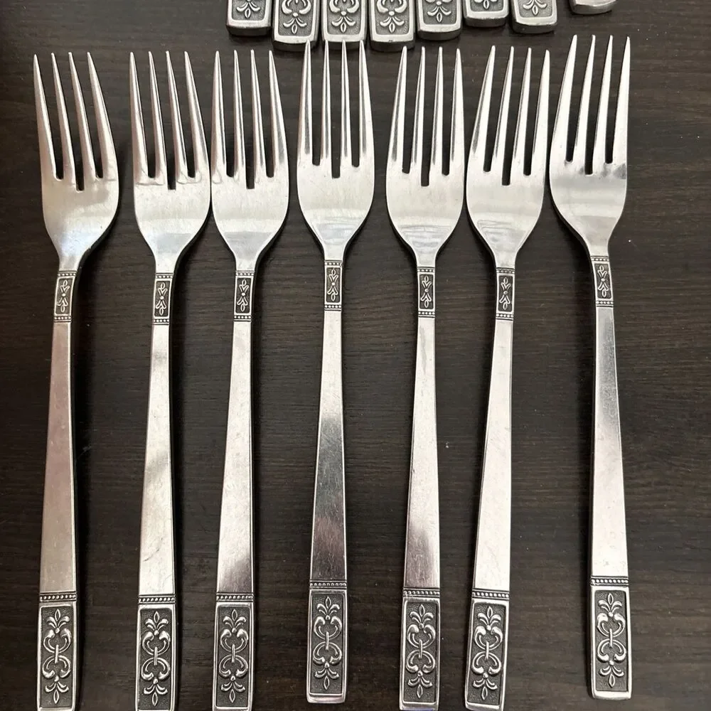 IiC knives available